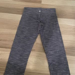 Lululemon gray cropped leggings
